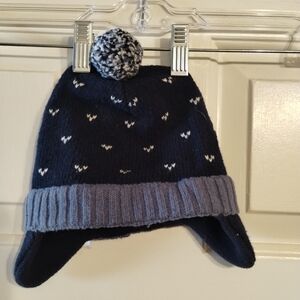 Oshkosh beenie 6-9M